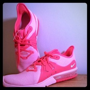 * PRICE ⬇️* Nike Air-Max